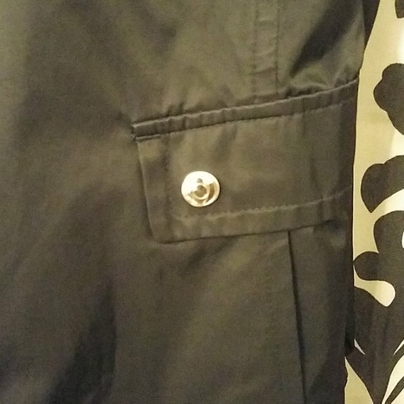 Black raincoat - Picture 4 of 4